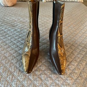 NWT. Sam Edelman booties size 8